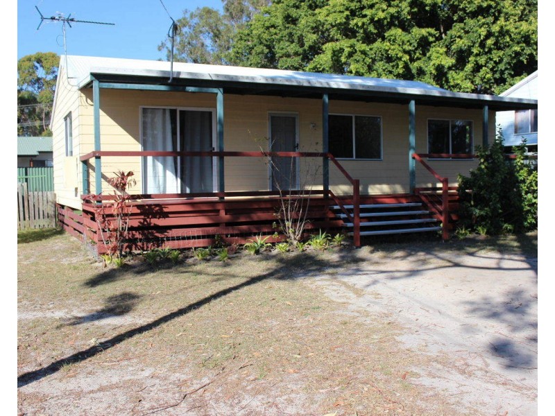 18 Kooberry Street, Macleay Island QLD 4184