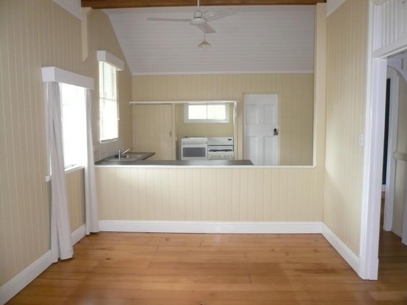 14 President Terrace, Macleay Island QLD 4184