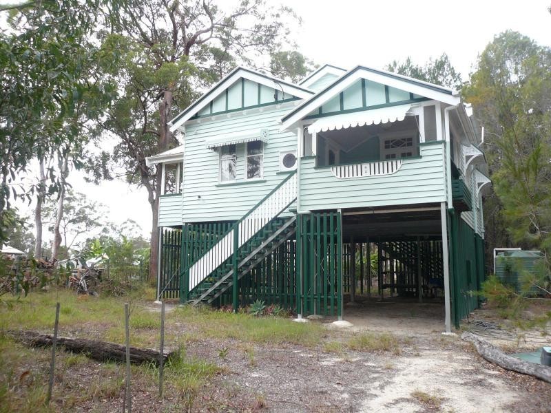 14 President Terrace, Macleay Island QLD 4184