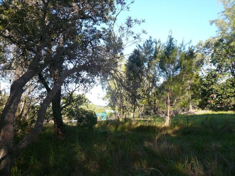 32-34 Nunkeri Drive, Macleay Island QLD 4184