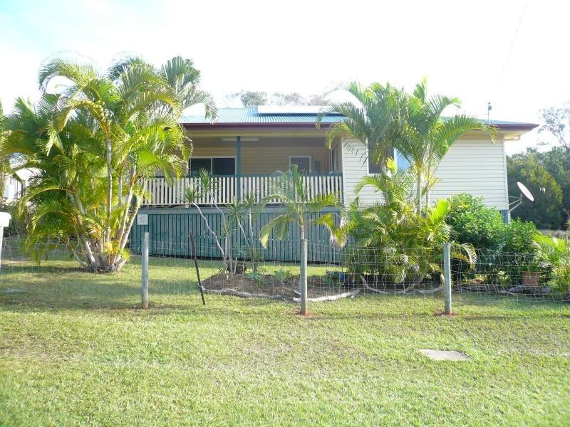 10 Granadilla Street, Macleay Island QLD 4184