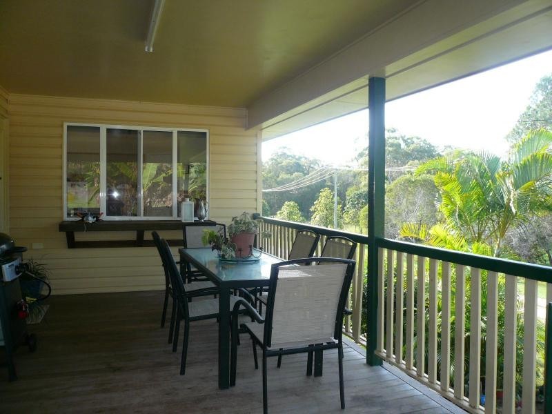 10 Granadilla Street, Macleay Island QLD 4184