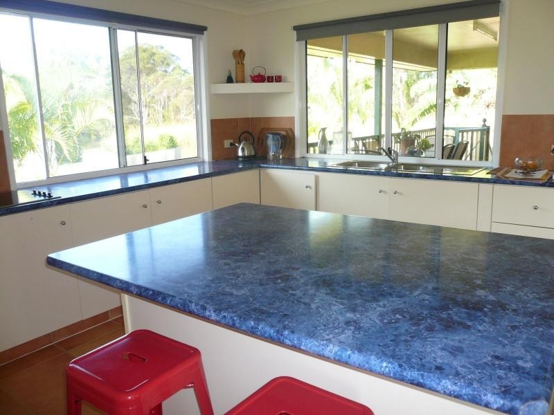 10 Granadilla Street, Macleay Island QLD 4184