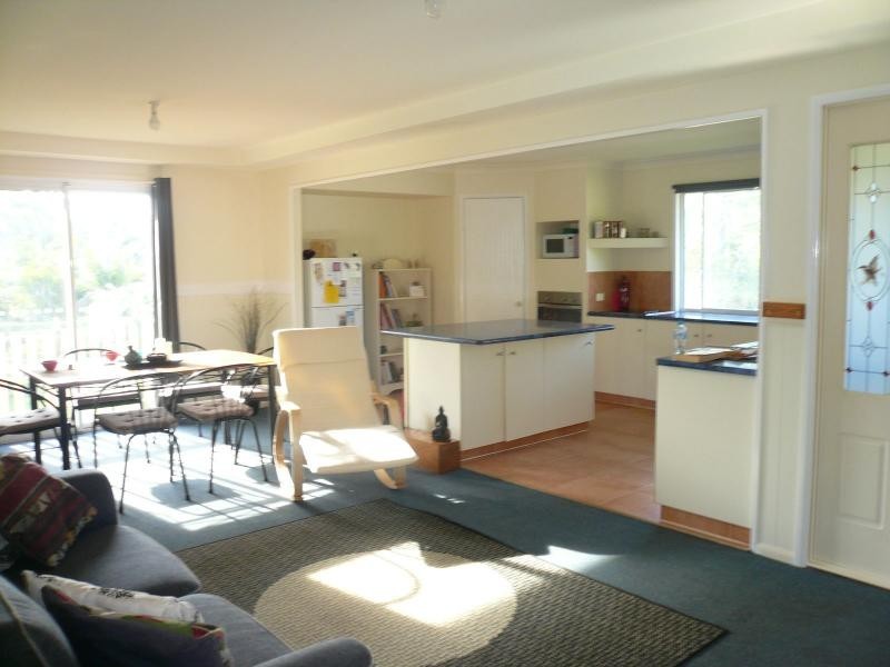 10 Granadilla Street, Macleay Island QLD 4184