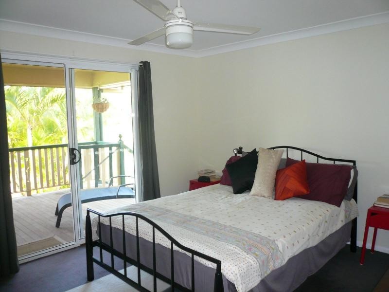 10 Granadilla Street, Macleay Island QLD 4184