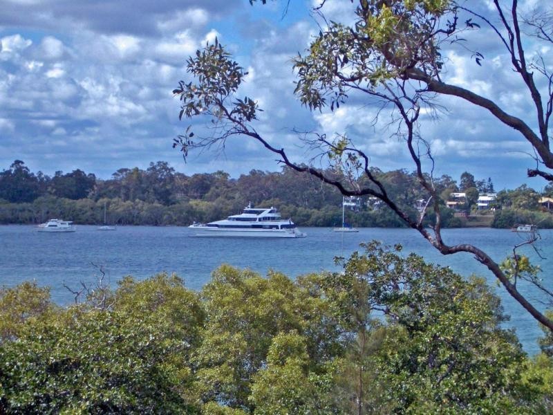 6 Cowes Street, Macleay Island QLD 4184