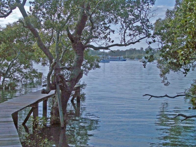 6 Cowes Street, Macleay Island QLD 4184