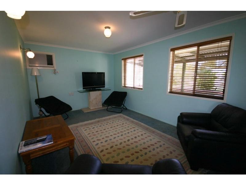 6 Cowes Street, Macleay Island QLD 4184