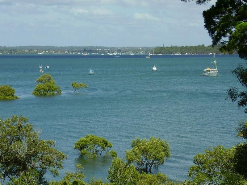 6 Cowes Street, Macleay Island QLD 4184