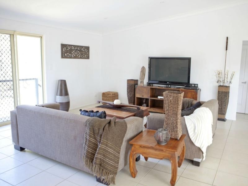 6 Wake Street, Macleay Island QLD 4184