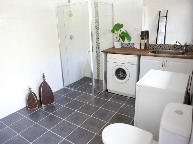 6 Wake Street, Macleay Island QLD 4184