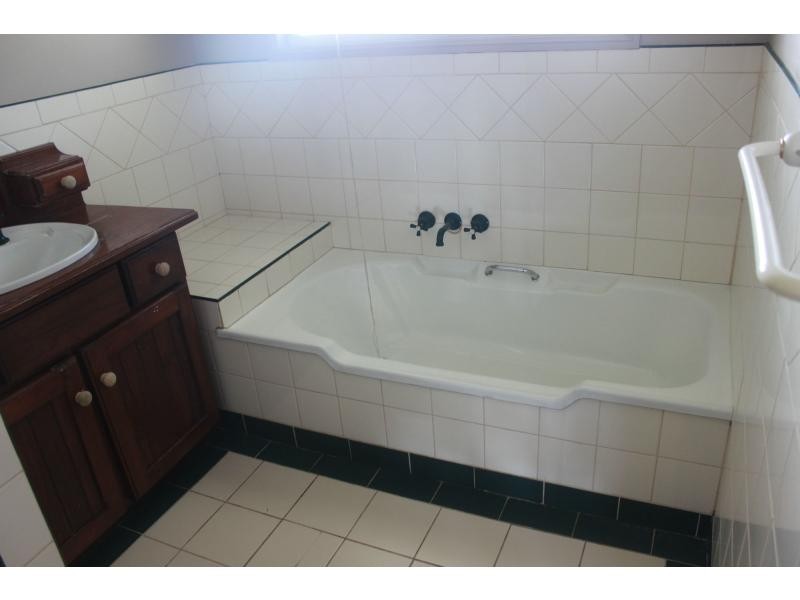 41 Cooee Crescent, Macleay Island QLD 4184