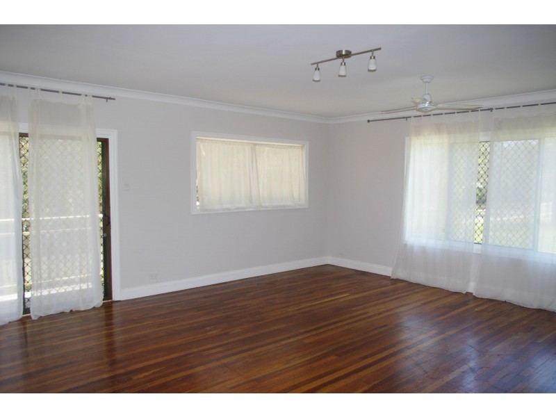 4 Barramundi Street, Macleay Island QLD 4184