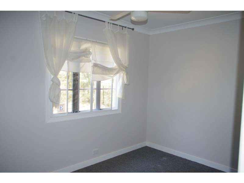 4 Barramundi Street, Macleay Island QLD 4184
