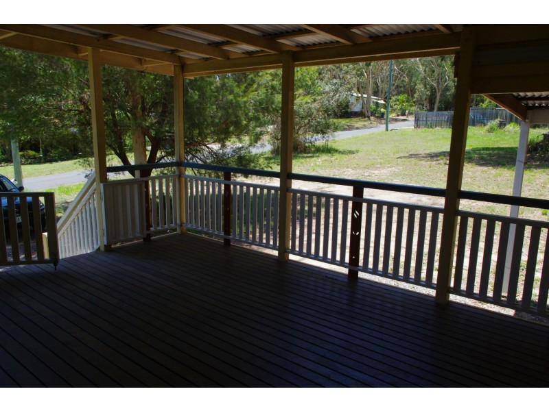 4 Barramundi Street, Macleay Island QLD 4184