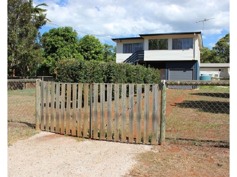 14 Betty Street, Macleay Island QLD 4184