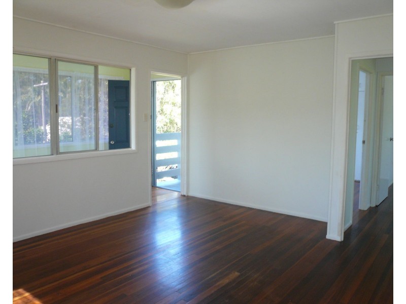 14 Betty Street, Macleay Island QLD 4184