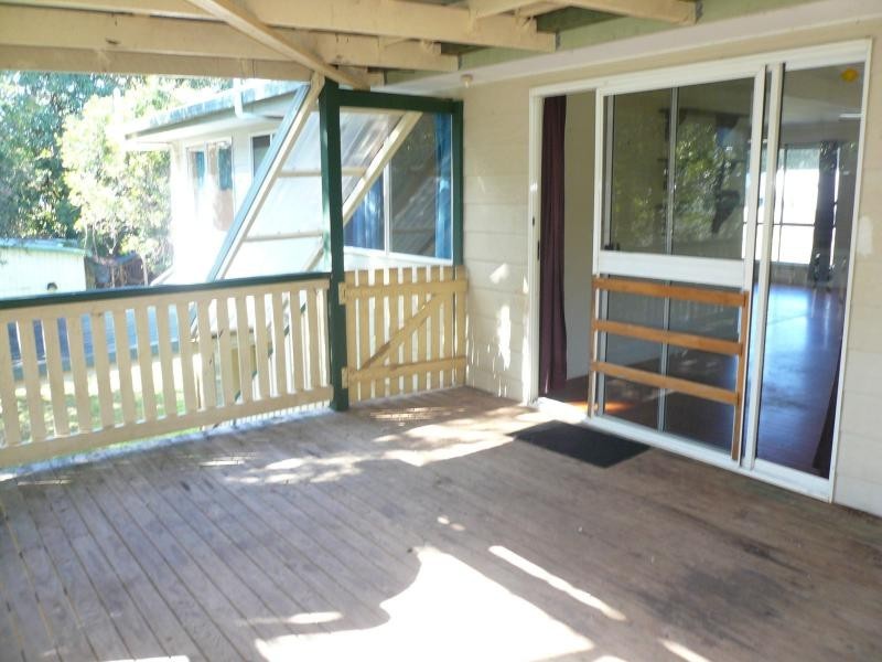 12 Citron Street, Macleay Island QLD 4184