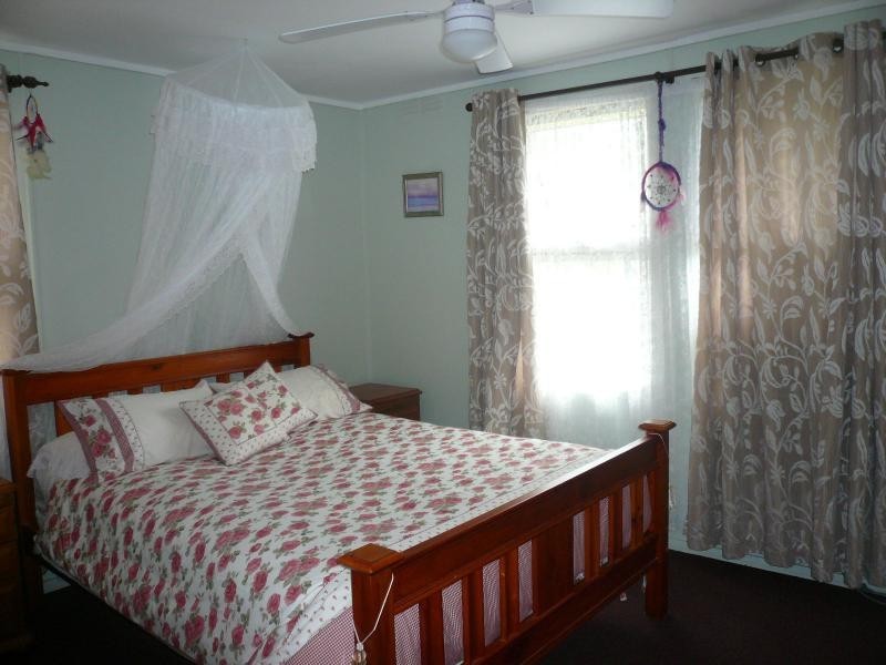 11 Lemontree Drive, Macleay Island QLD 4184