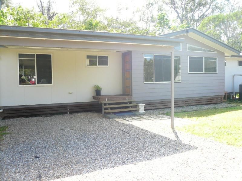 7 Donald Street, Macleay Island QLD 4184