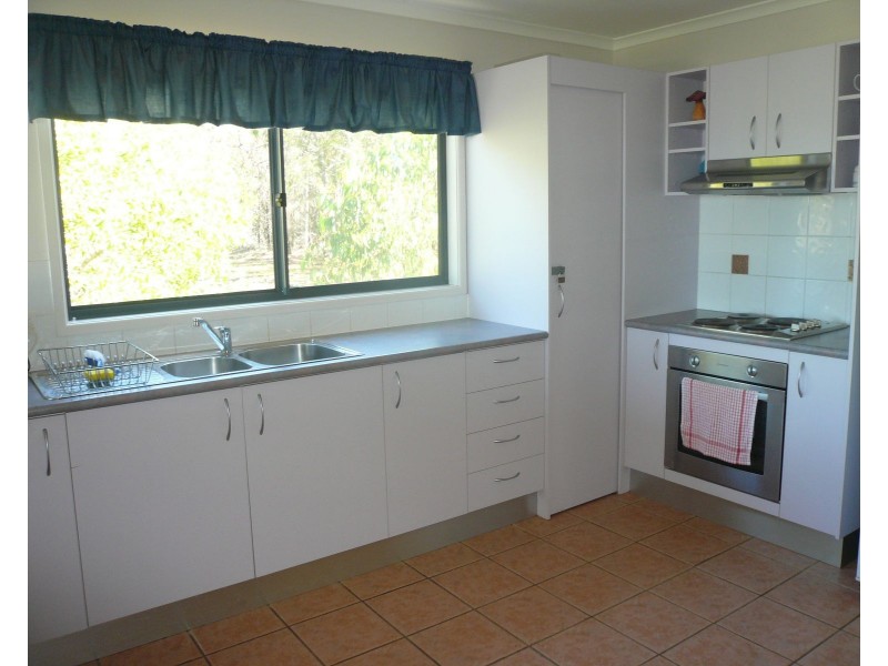 19 Oomool Street, Macleay Island QLD 4184