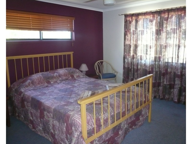 19 Oomool Street, Macleay Island QLD 4184