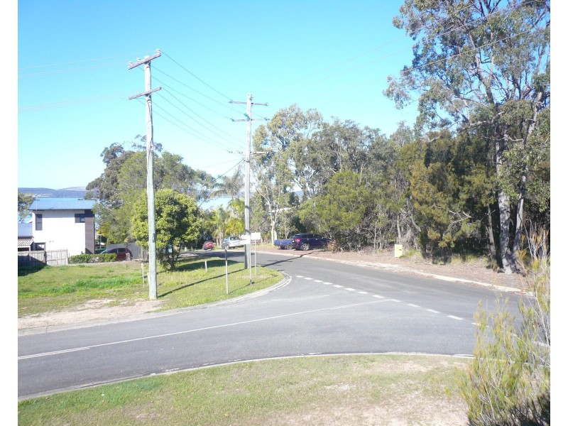 19 Oomool Street, Macleay Island QLD 4184
