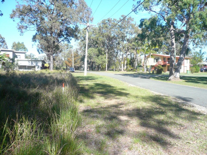 15 Blue Bay Crescent, Macleay Island QLD 4184