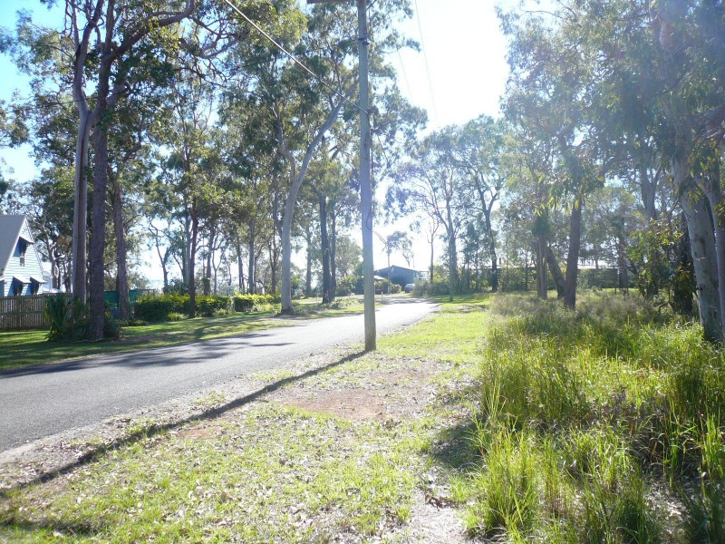 15 Blue Bay Crescent, Macleay Island QLD 4184