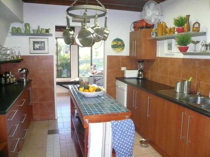 19 Eastbourne Terrace, Macleay Island QLD 4184