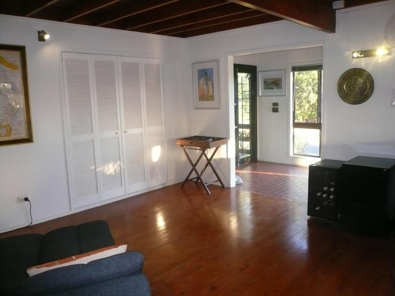 19 Eastbourne Terrace, Macleay Island QLD 4184