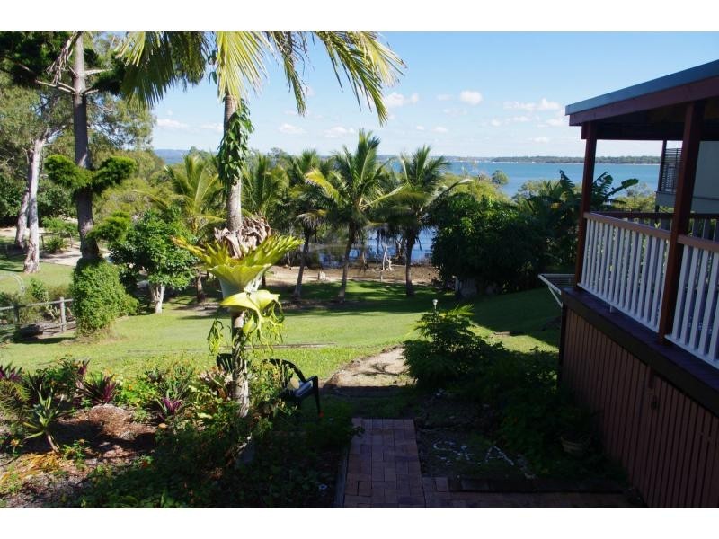 83 Coondooroopa Drive, Macleay Island QLD 4184