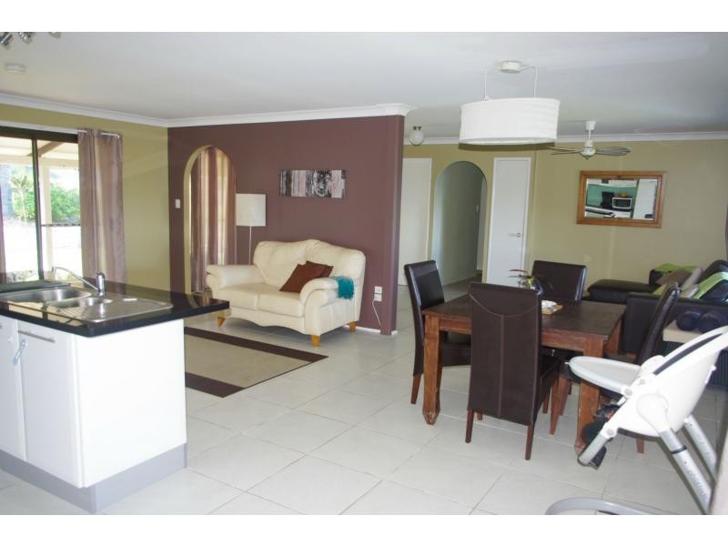 83 Coondooroopa Drive, Macleay Island QLD 4184