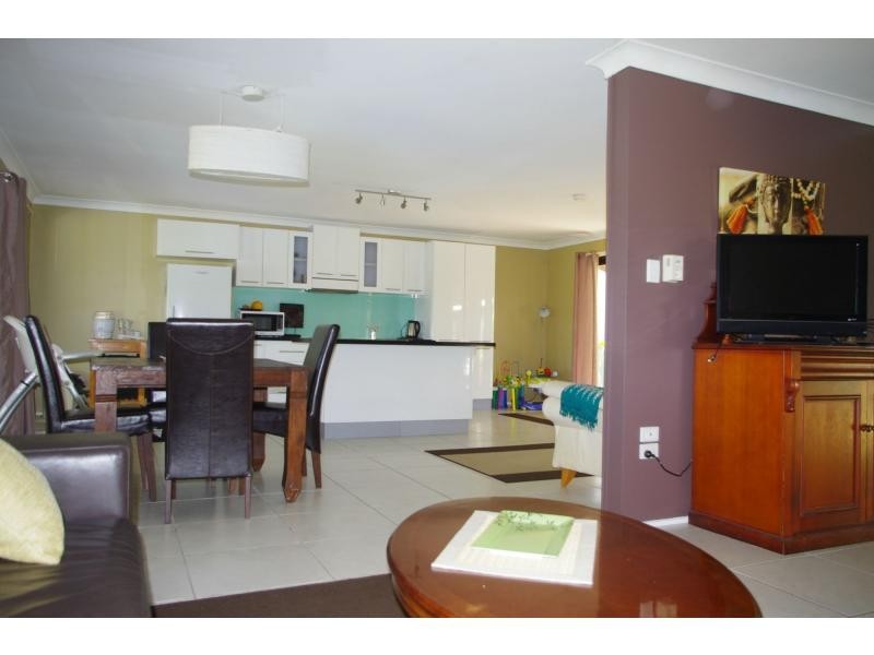 83 Coondooroopa Drive, Macleay Island QLD 4184