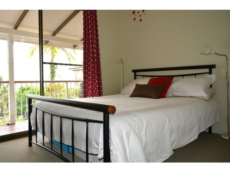 83 Coondooroopa Drive, Macleay Island QLD 4184
