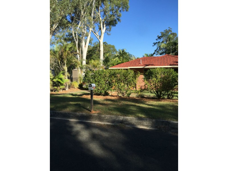 24 Treasure Island Avenue St, Karragarra Island QLD 4184