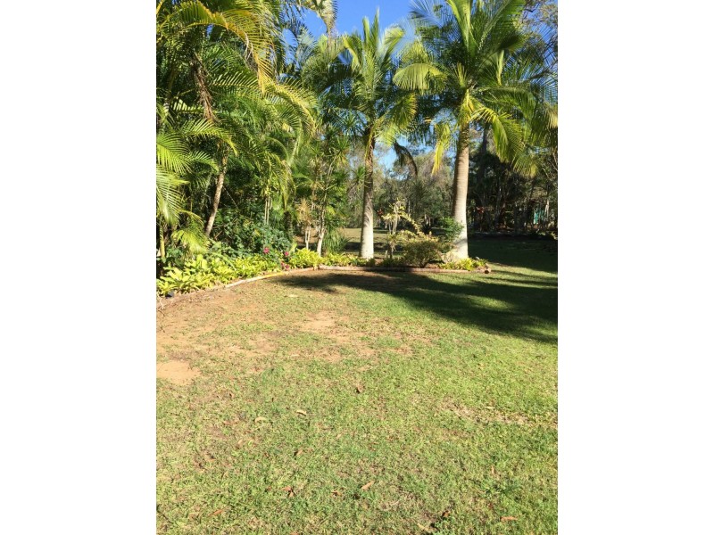 24 Treasure Island Avenue St, Karragarra Island QLD 4184