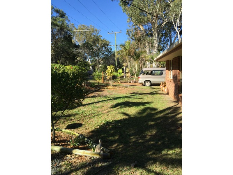 24 Treasure Island Avenue St, Karragarra Island QLD 4184
