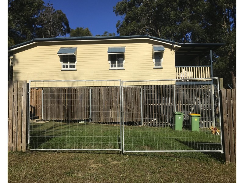 17 Sandpiper Parade, Macleay Island QLD 4184