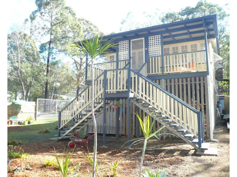 17 Sandpiper Parade, Macleay Island QLD 4184