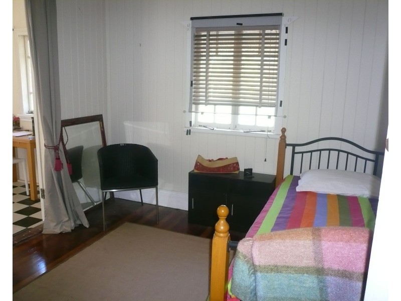 17 Sandpiper Parade, Macleay Island QLD 4184