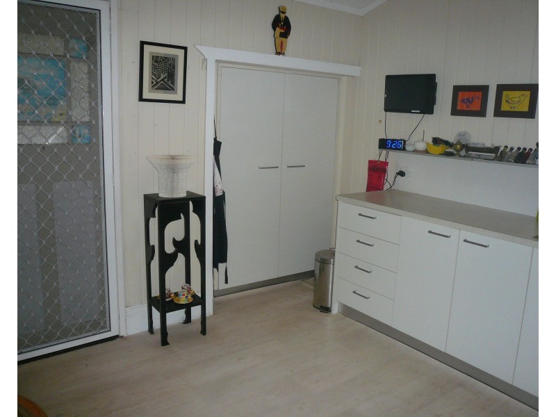 17 Sandpiper Parade, Macleay Island QLD 4184