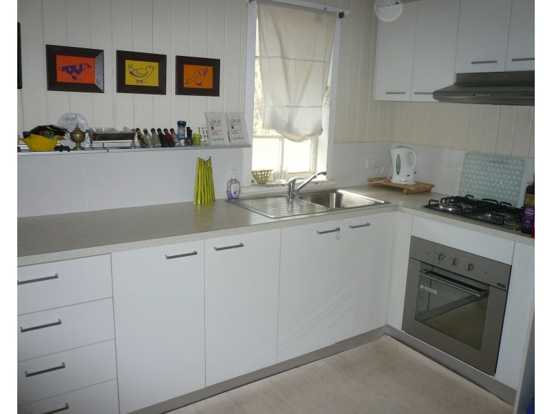 17 Sandpiper Parade, Macleay Island QLD 4184