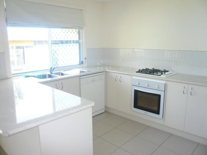 2 Morwong Street, Macleay Island QLD 4184