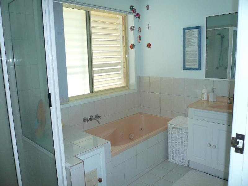 32 Koonwarra Parade, Macleay Island QLD 4184