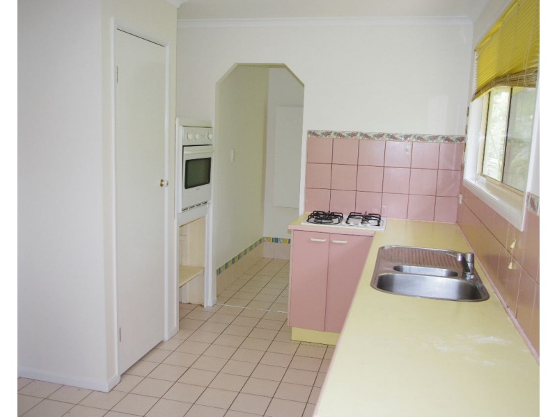 38 Blue Bay Crescent, Macleay Island QLD 4184