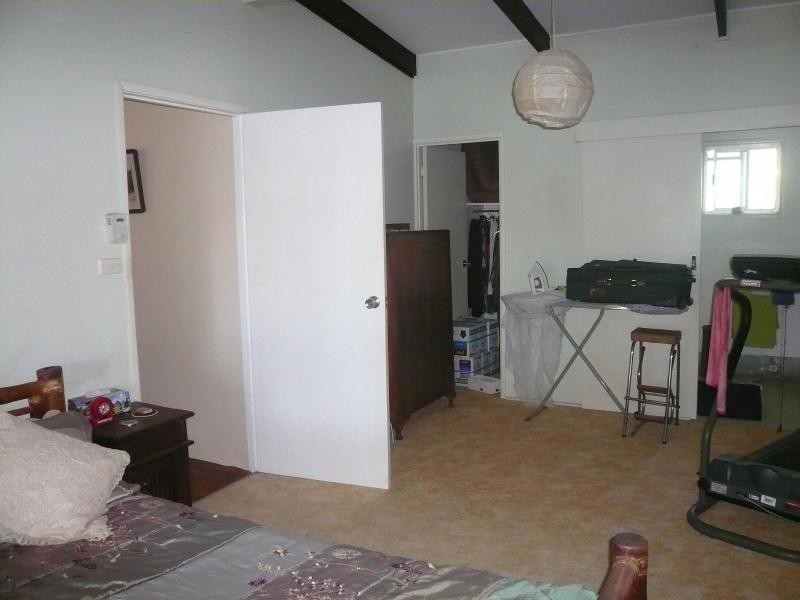 30 Blue Bay Crescent, Macleay Island QLD 4184