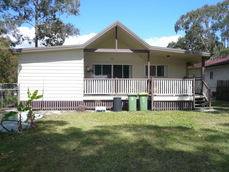 16 Nugent Street, Macleay Island QLD 4184