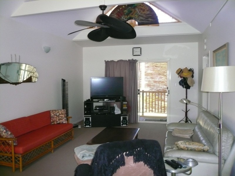 16 Nugent Street, Macleay Island QLD 4184