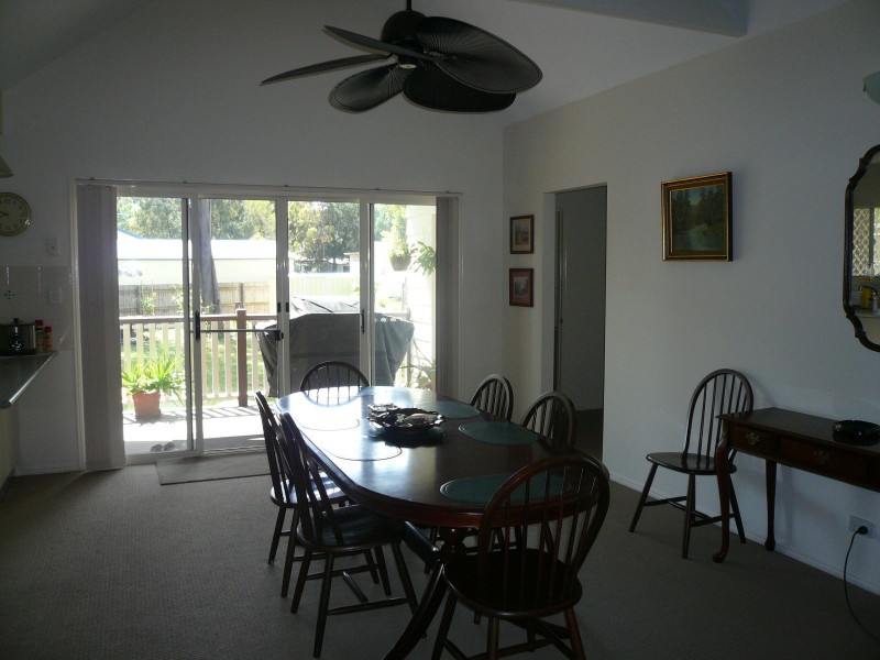 16 Nugent Street, Macleay Island QLD 4184